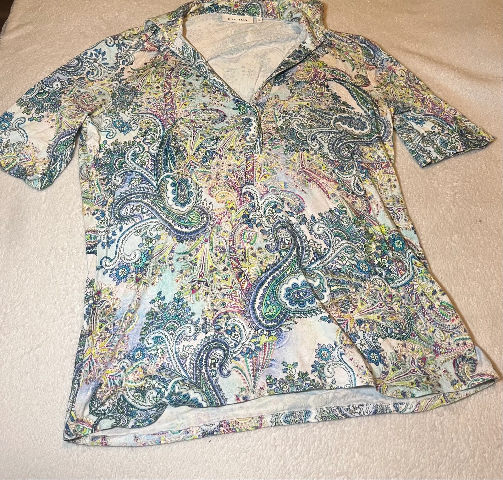 Haut décontracté de la marque Eterna à manches courtes à motif paisley multicolore 